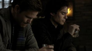 Alaric VOLTA a vida  The Vampire Diaries (1x15) 